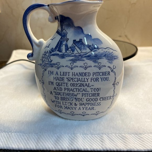 Vintage decor left handed painted pitcher porcelain blue Holland scene - Picture 1 of 9